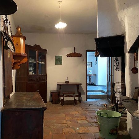 Casa Nel Centro Storico Di Borno Vila Exterior foto