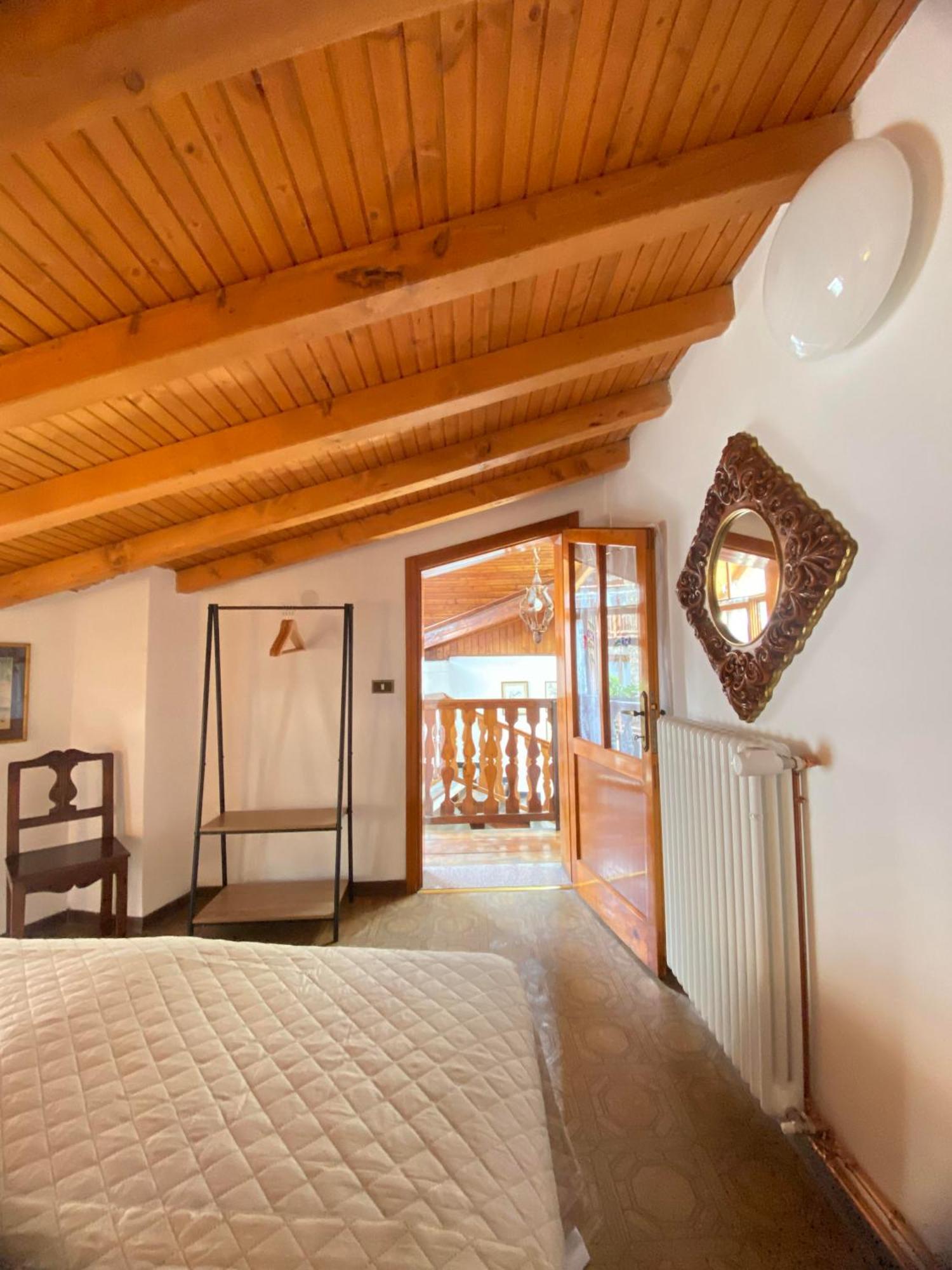 Casa Nel Centro Storico Di Borno Vila Exterior foto