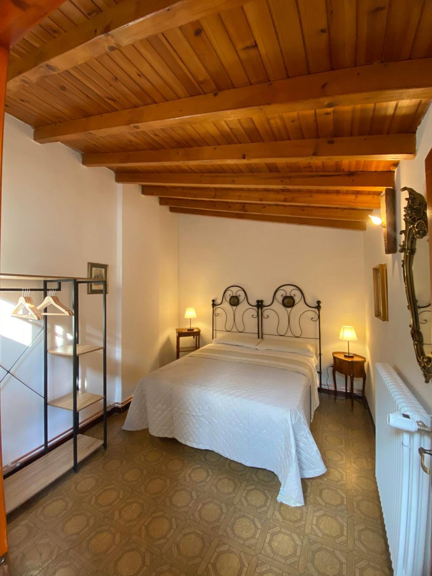 Casa Nel Centro Storico Di Borno Vila Exterior foto