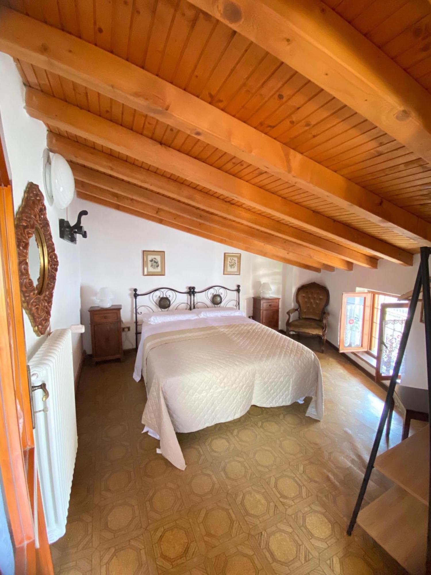 Casa Nel Centro Storico Di Borno Vila Exterior foto